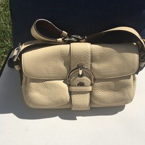 Coach leather handbag. EUC. Cream color